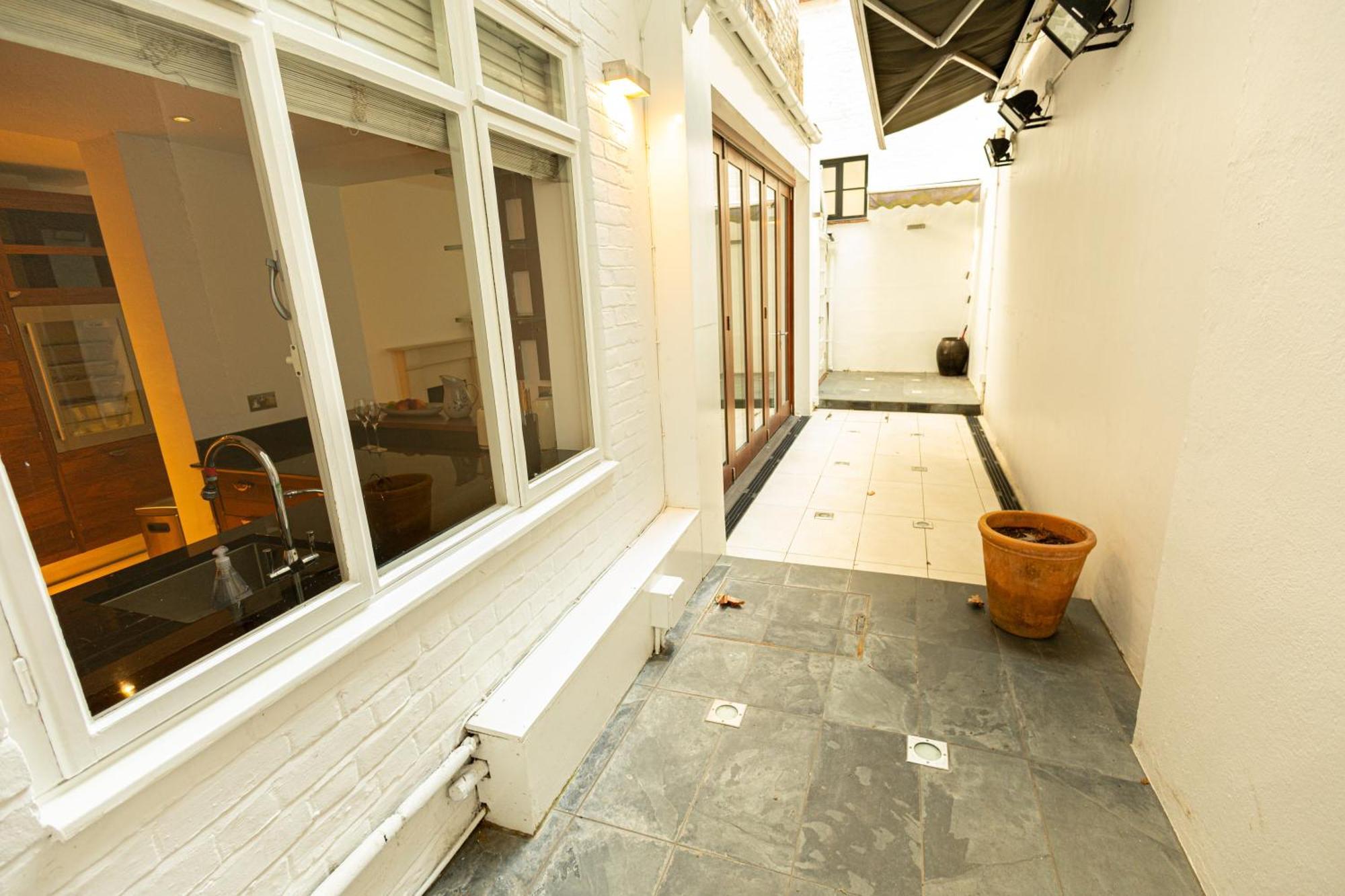 2Bedroom Gem In The Heart Of Kensington London Exterior photo